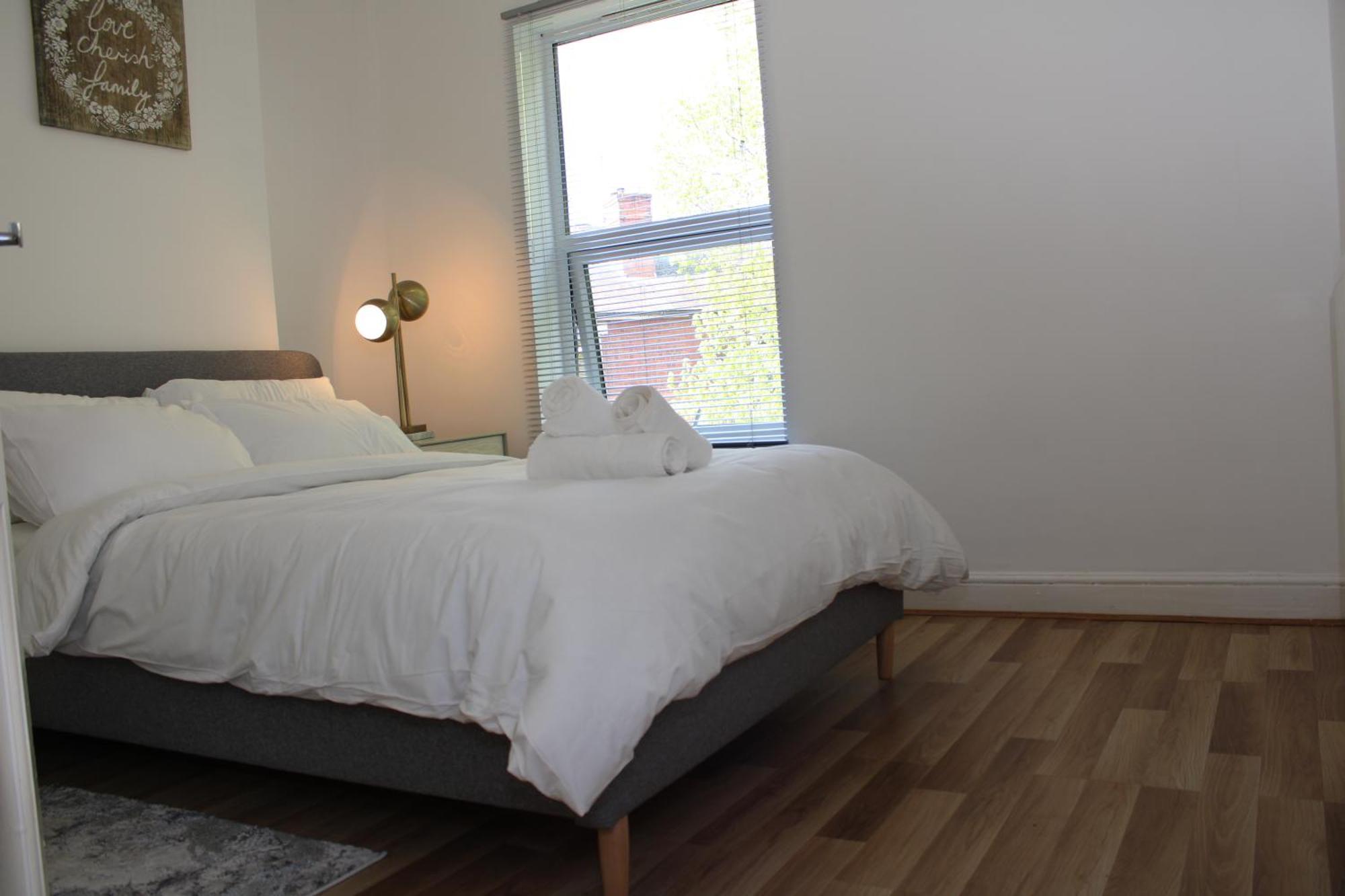 F2S Serviced Apartments 2Bedroom Terrace House With Free Wifi Netflix Suitable For Contractors Walking Distance To Train Station Derby Exterior foto