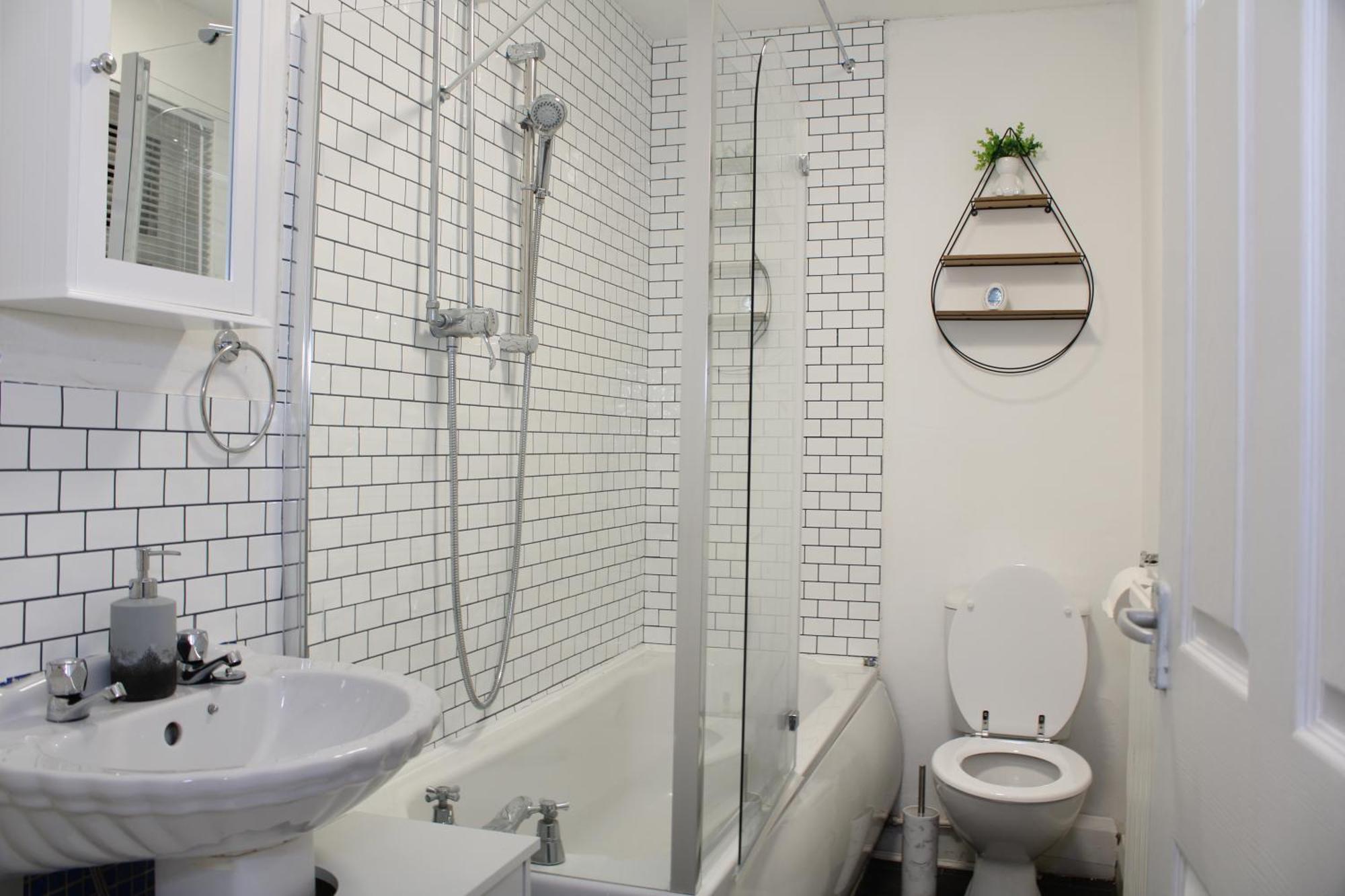 F2S Serviced Apartments 2Bedroom Terrace House With Free Wifi Netflix Suitable For Contractors Walking Distance To Train Station Derby Exterior foto
