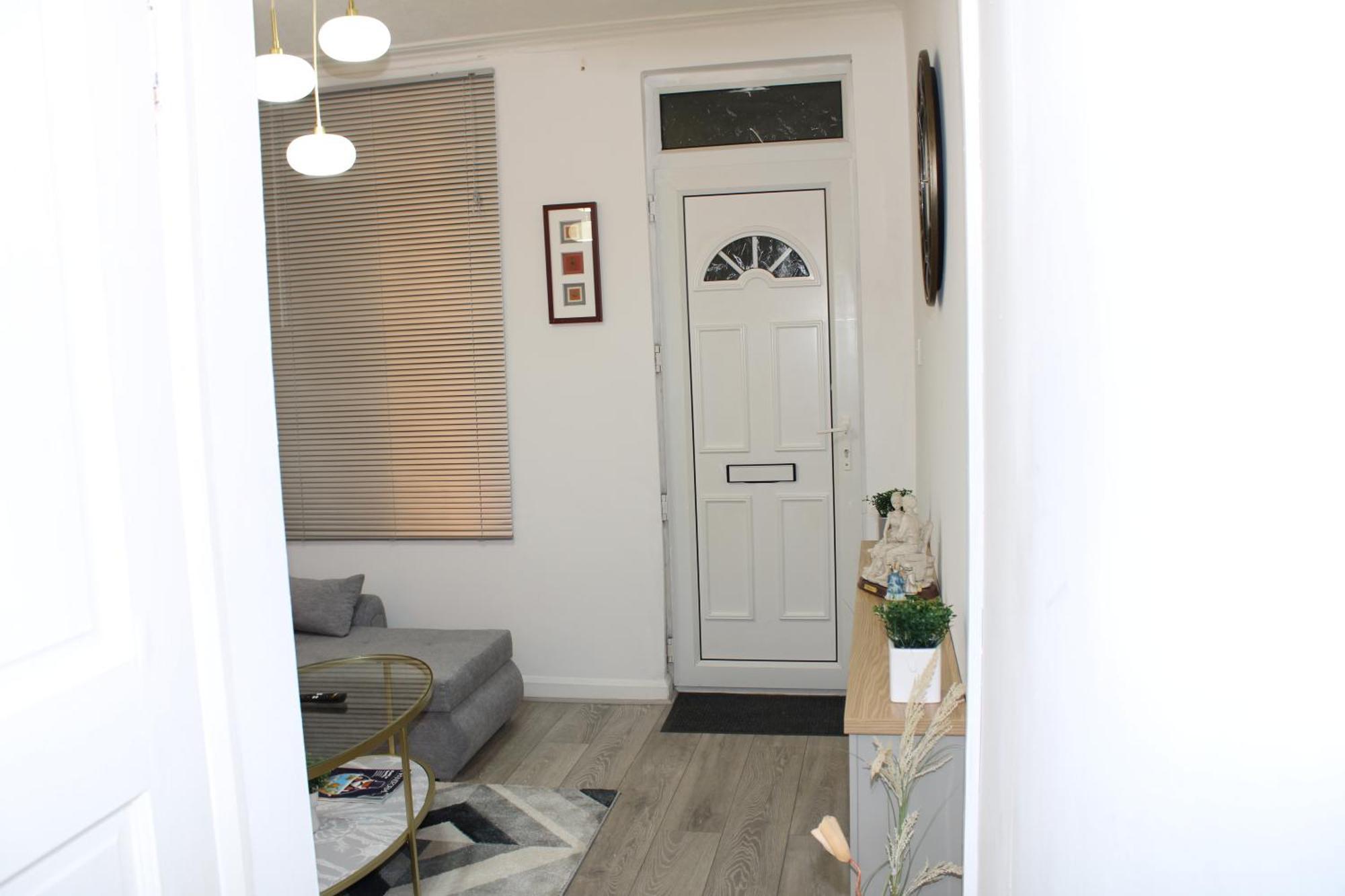 F2S Serviced Apartments 2Bedroom Terrace House With Free Wifi Netflix Suitable For Contractors Walking Distance To Train Station Derby Exterior foto
